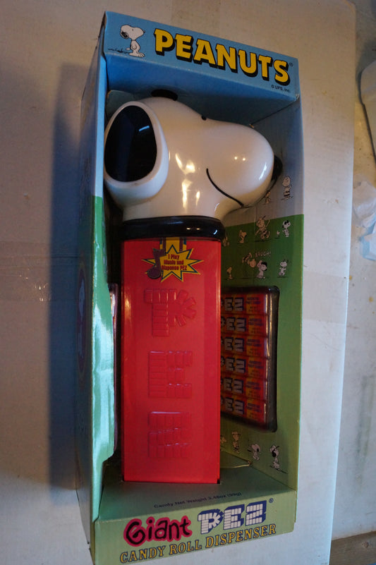 Snoopy Giant Pez